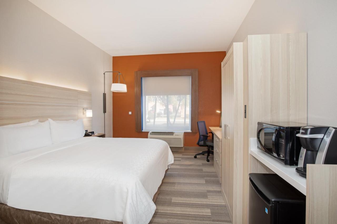 King Room Mobility Access or Hearing Accessible